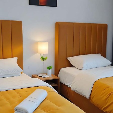 Moderne Appartement Au Plein Centre-Ville En Face Hilton & La Gare De Train Tgv Avec Climatisation طنجة المظهر الخارجي الصورة