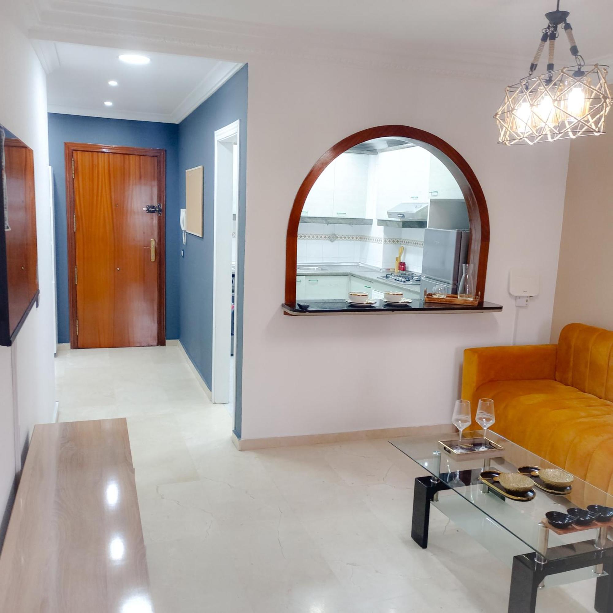 Moderne Appartement Au Plein Centre-Ville En Face Hilton & La Gare De Train Tgv Avec Climatisation طنجة المظهر الخارجي الصورة