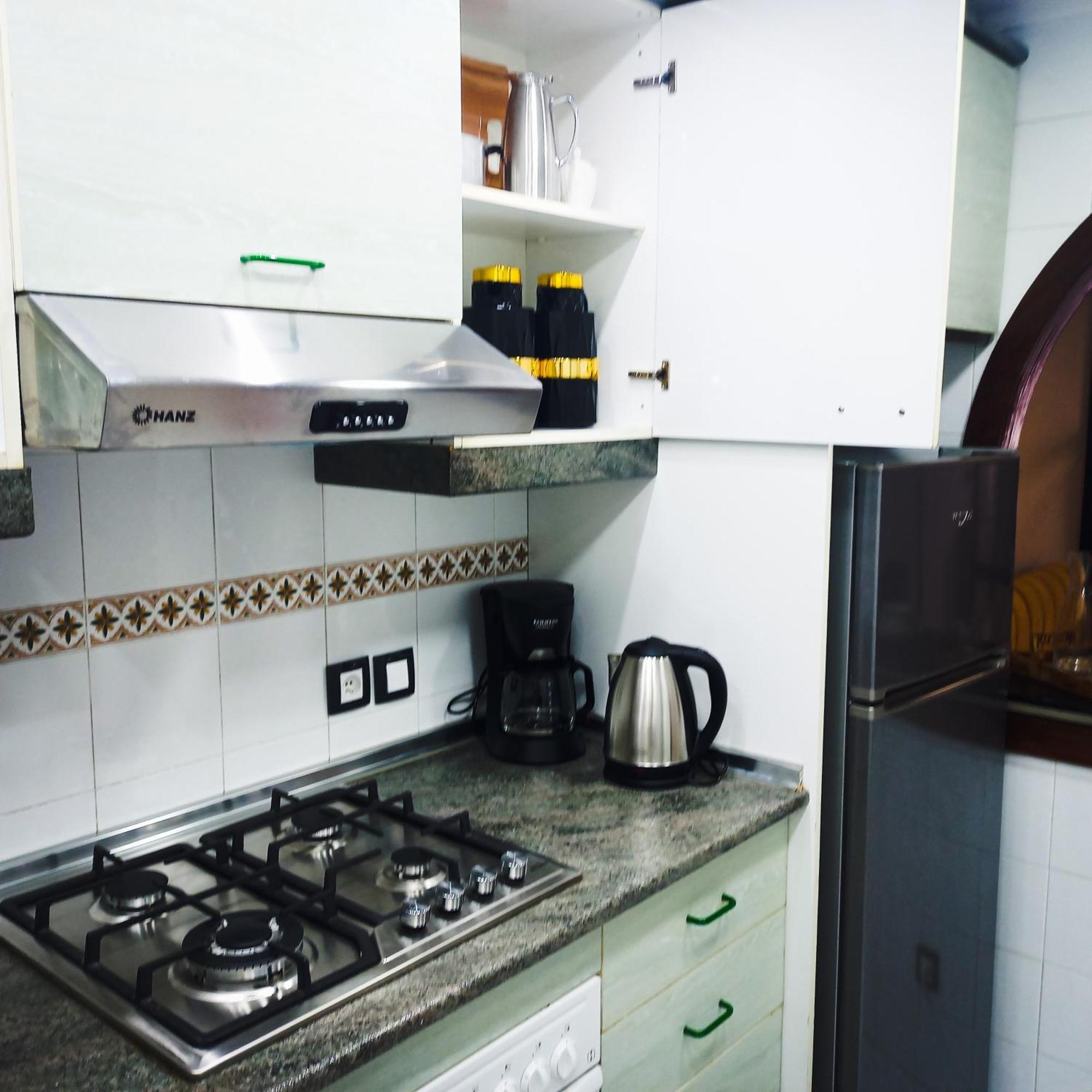 Moderne Appartement Au Plein Centre-Ville En Face Hilton & La Gare De Train Tgv Avec Climatisation طنجة المظهر الخارجي الصورة