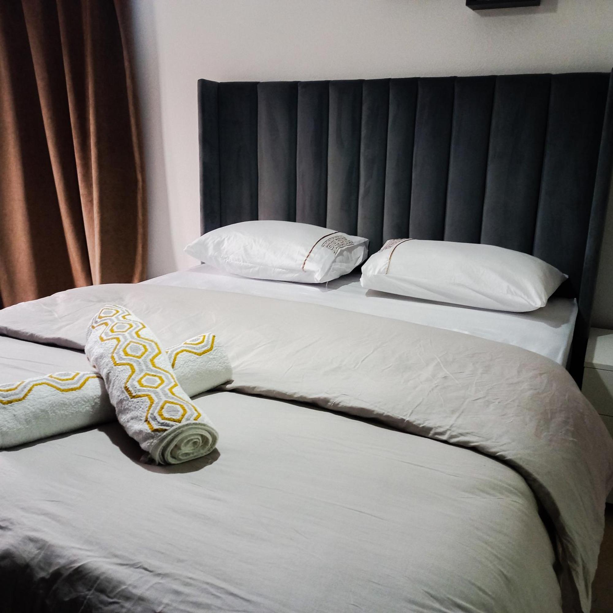Moderne Appartement Au Plein Centre-Ville En Face Hilton & La Gare De Train Tgv Avec Climatisation طنجة المظهر الخارجي الصورة